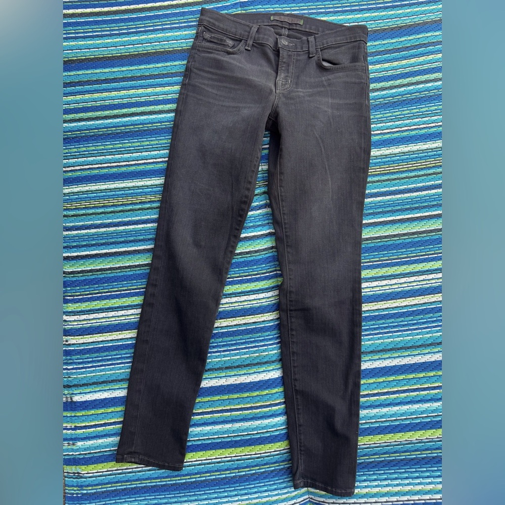 J Brand skinny leg denim in Dare (dark charcoal/vintage faded black look) 27